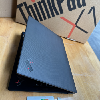 Thinkpad-X1-carbon-gen-9-LTE